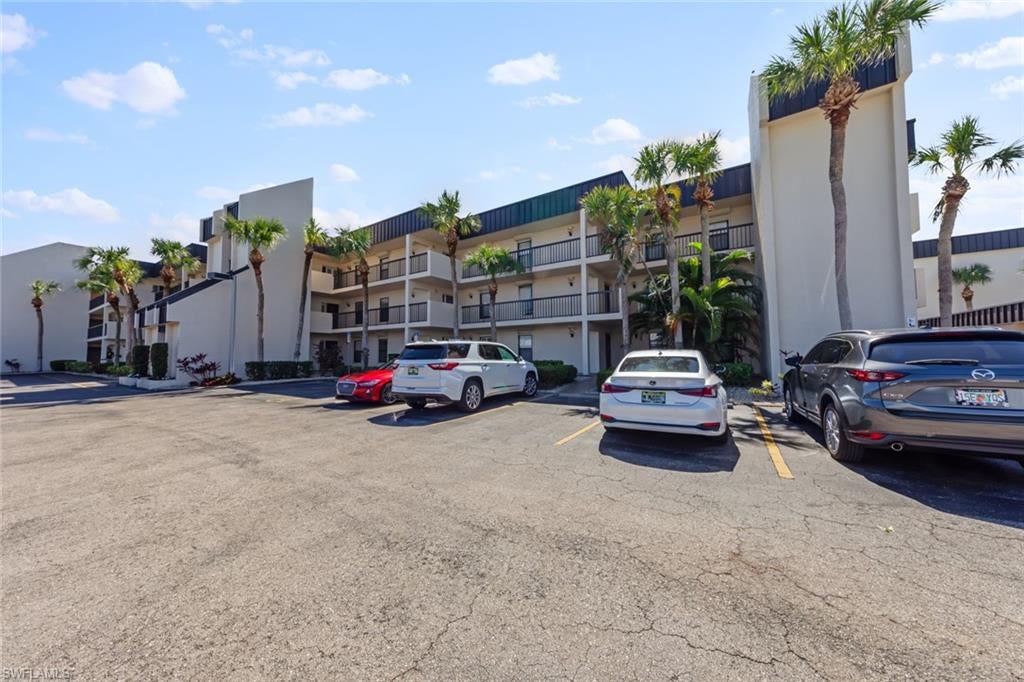 CYPRESS CONDO - Residential