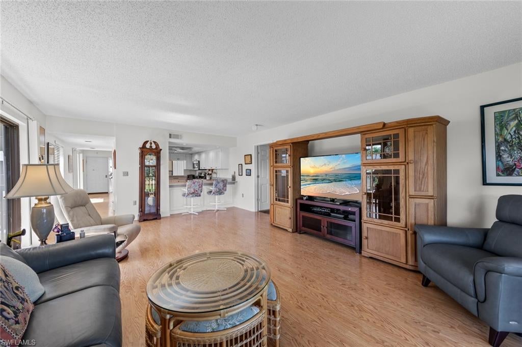 CYPRESS CONDO - Residential