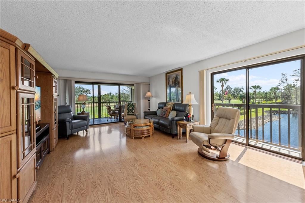 CYPRESS CONDO - Residential