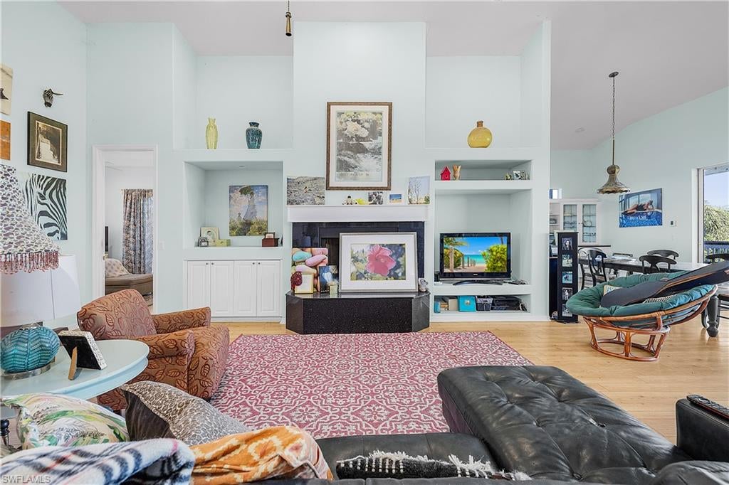 PINE ISLAND - Residential