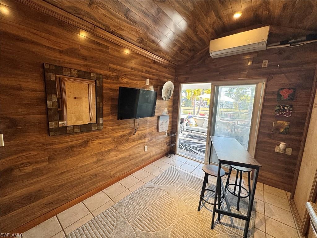 RIVERBEND MOTORCOACH RESORT - Land