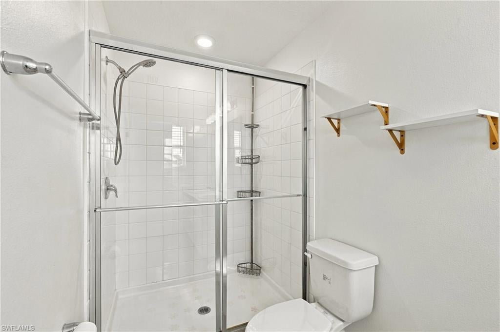 BAYSHORE COMMONS - Residential