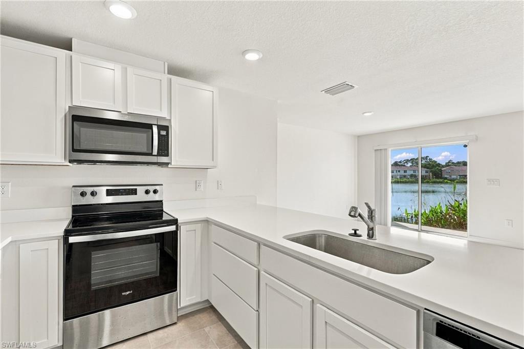 BAYSHORE COMMONS - Residential
