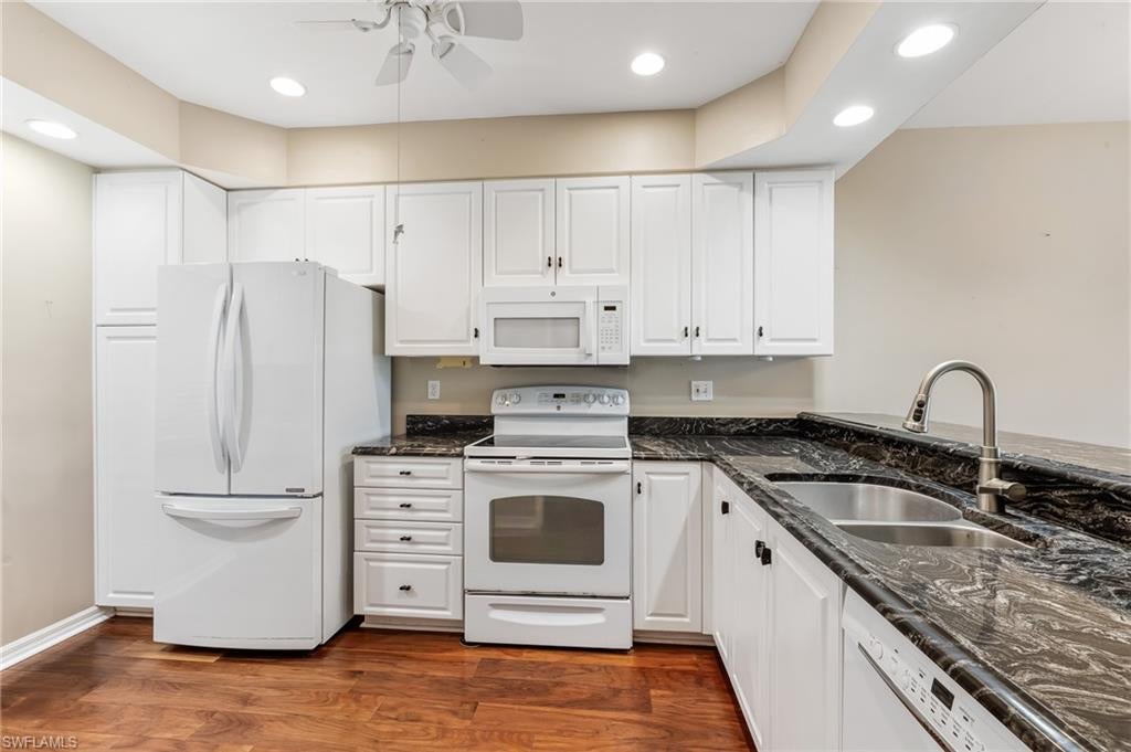 GOLFVIEW GOLF & RACQUET CLUB - Residential