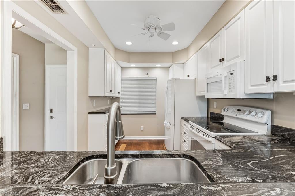 GOLFVIEW GOLF & RACQUET CLUB - Residential