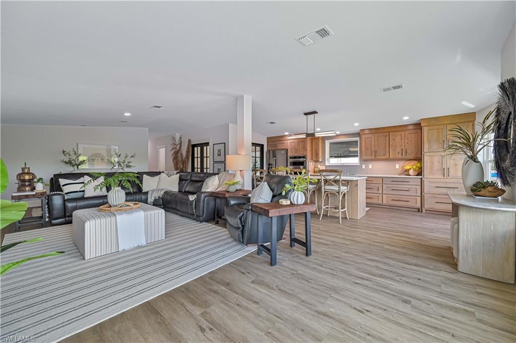 BAYSIDE ESTATES - Residential