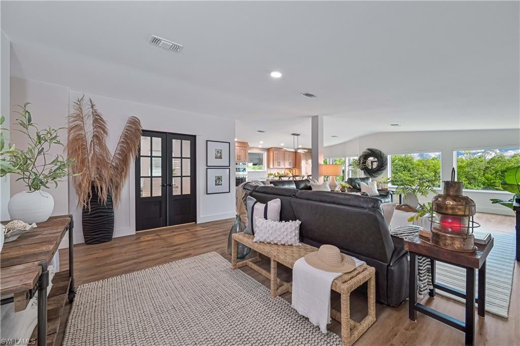 BAYSIDE ESTATES - Residential