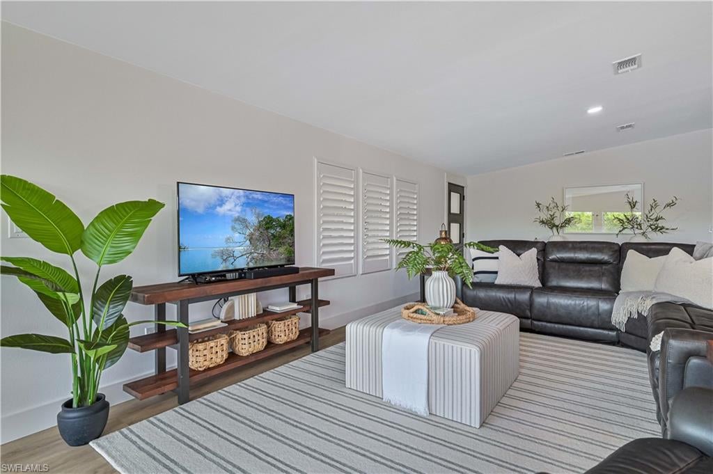 BAYSIDE ESTATES - Residential