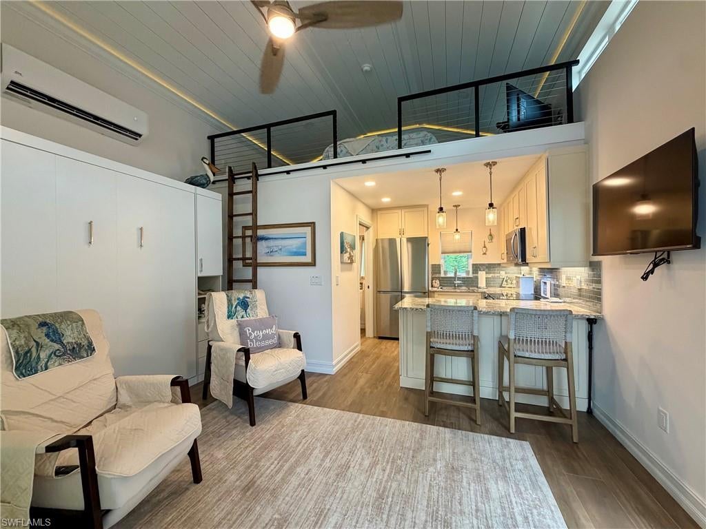 PELICAN LAKE RV RESORT - Land