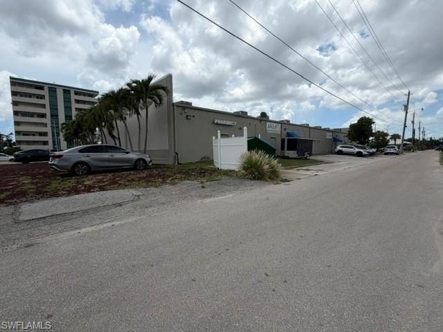 Great unit for rent right on Cape Coral Pkwy across from new construction.  Lots of windows and ready to build to suite.  Several established businesses surround this great space.