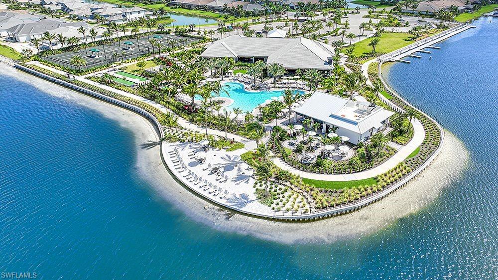 ESPLANADE LAKE CLUB - Residential