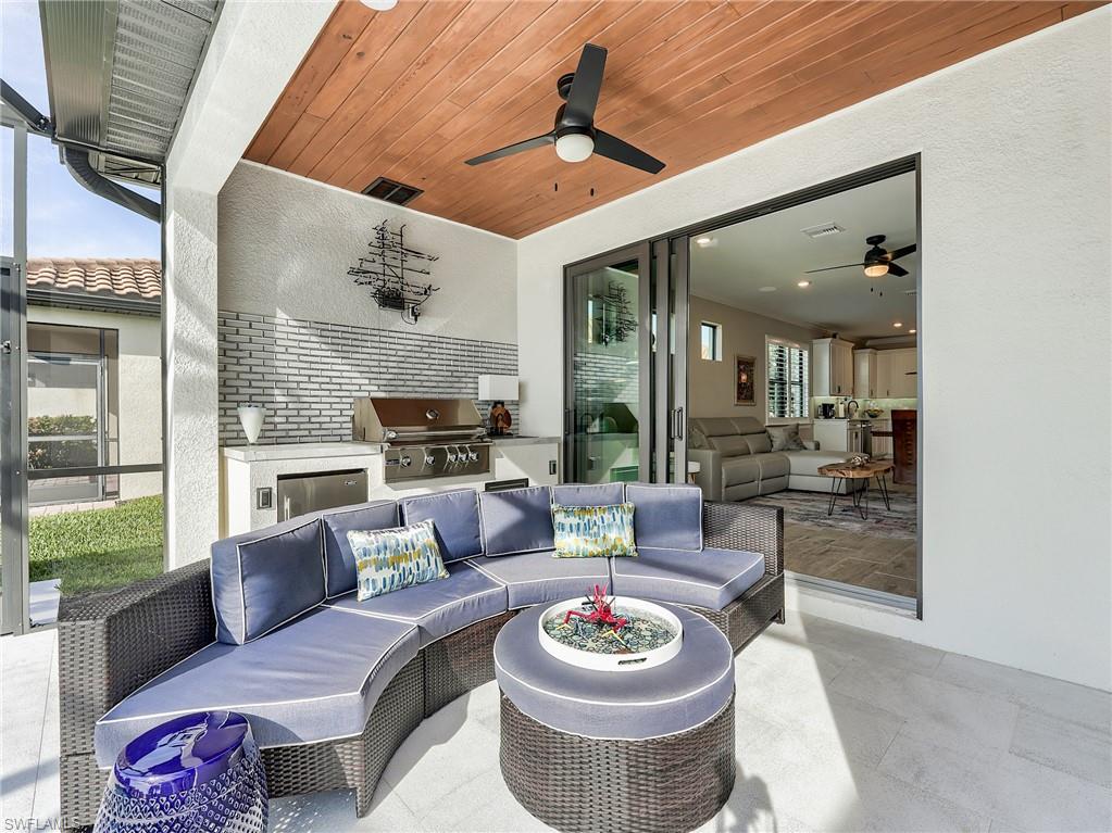 ESPLANADE LAKE CLUB - Residential