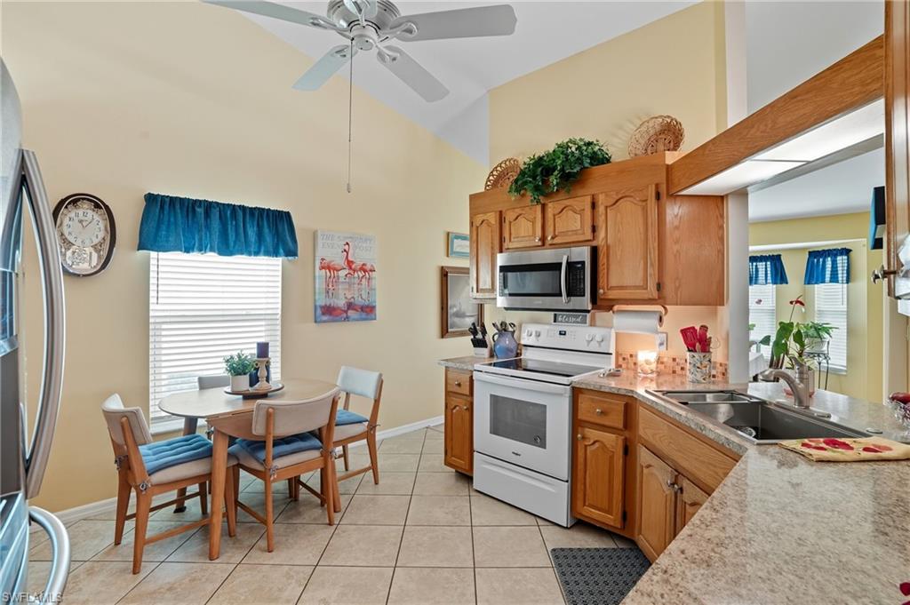 SABAL SPRINGS GOLF AND RACQUET CLUB - Residential