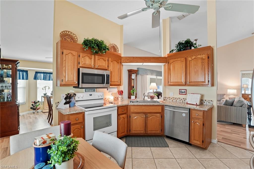 SABAL SPRINGS GOLF AND RACQUET CLUB - Residential