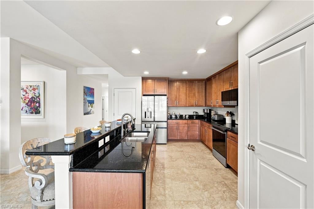 COACH HOMES AT LIVINGSTON LAKES - Residential Lease