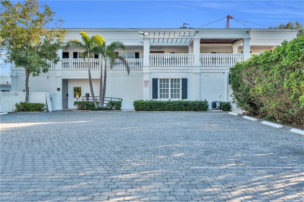 OLDE NAPLES - Residential Lease
