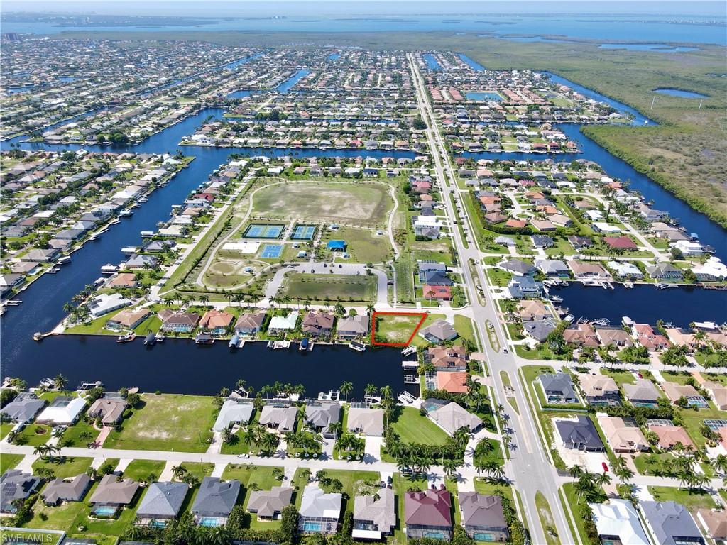 CAPE CORAL - Land