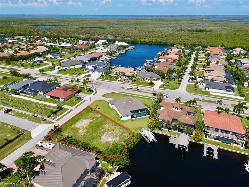 CAPE CORAL - Land