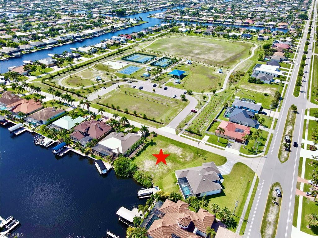 CAPE CORAL - Land