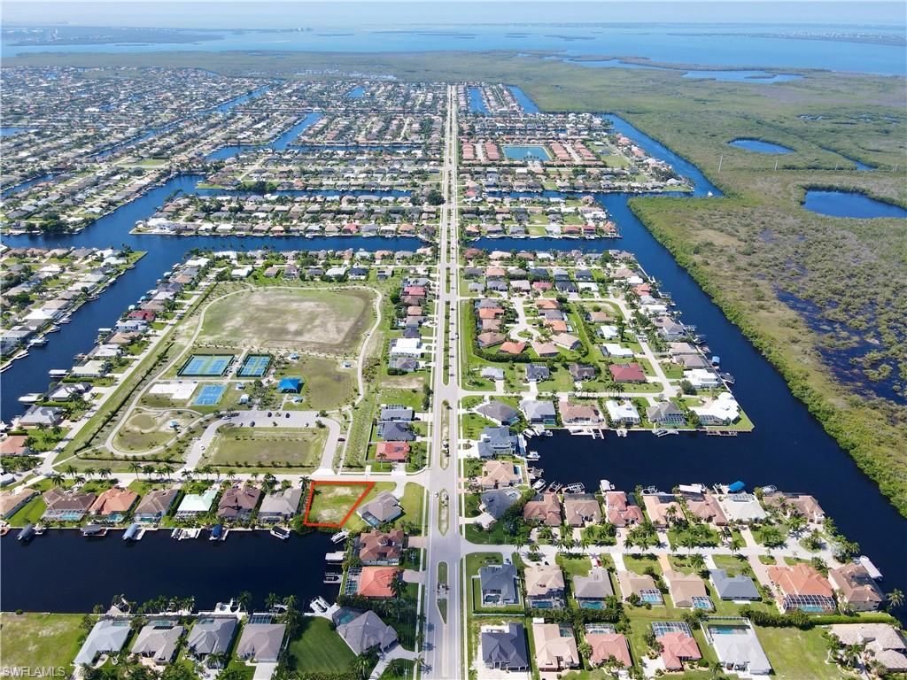CAPE CORAL - Land