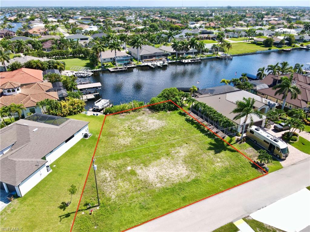 CAPE CORAL - Land