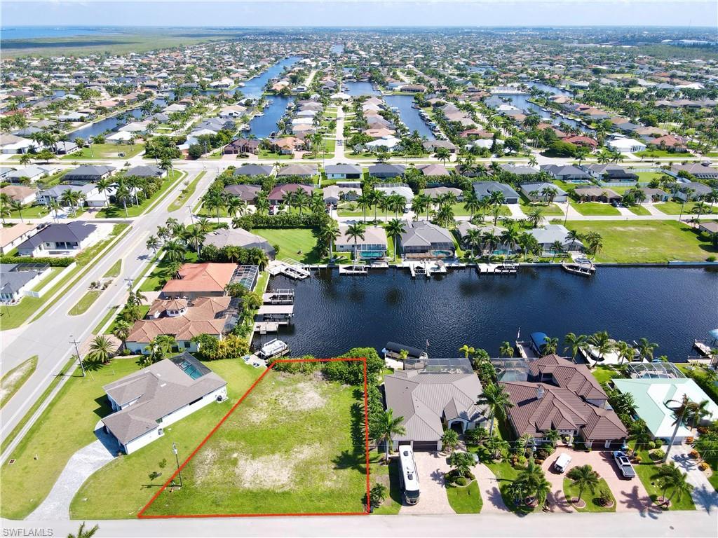 CAPE CORAL - Land