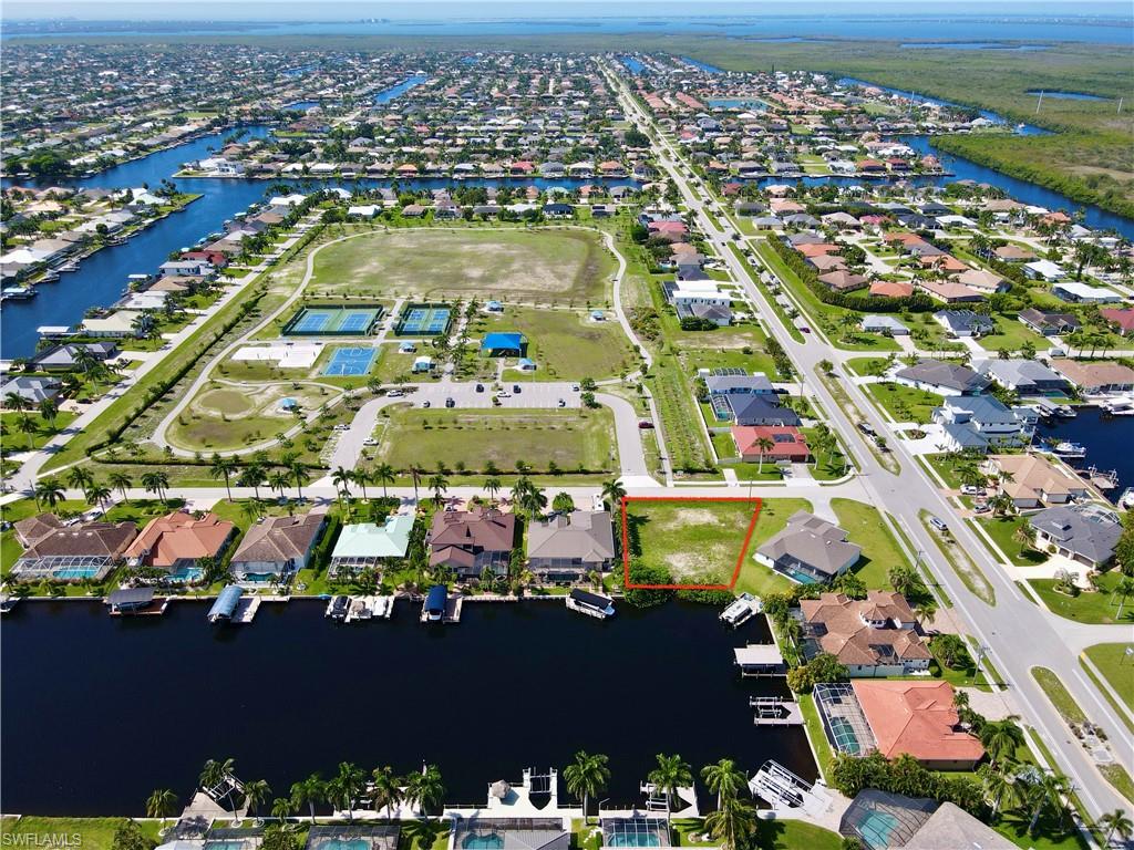 CAPE CORAL - Land
