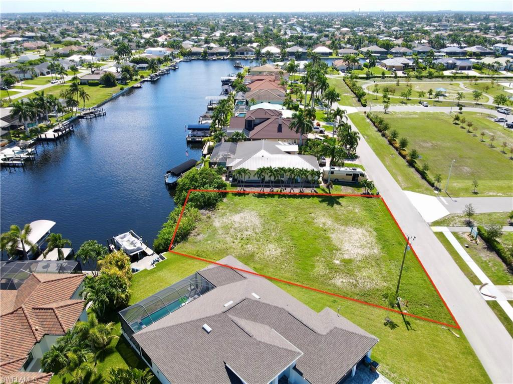 CAPE CORAL - Land