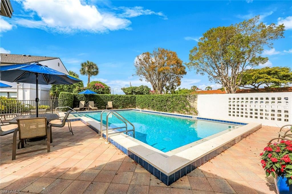 POSADA OF NAPLES - Residential Lease