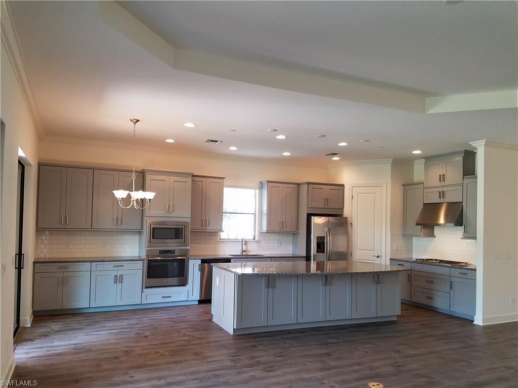 PEBBLE POINTE - Residential