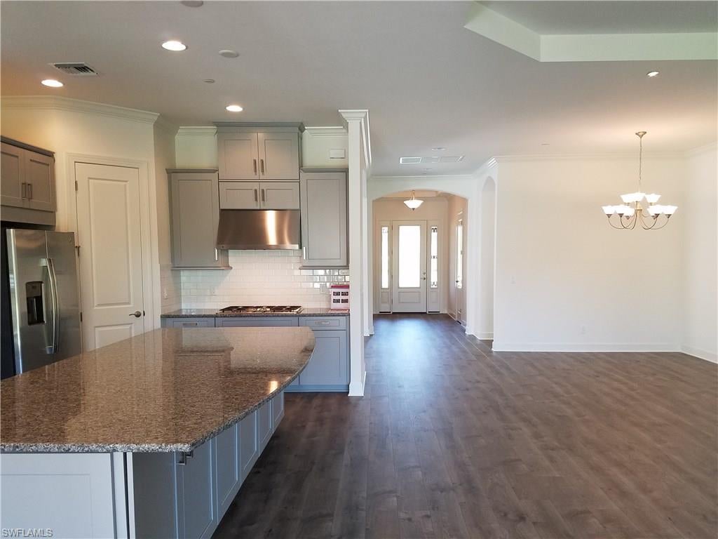 PEBBLE POINTE - Residential