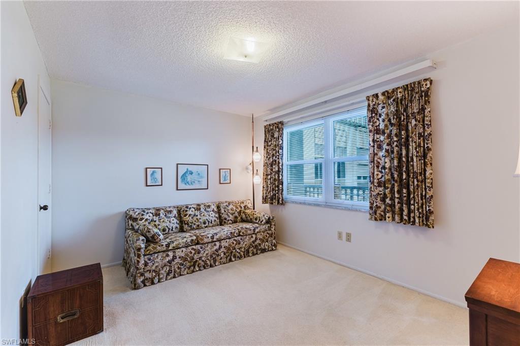 SEVEN LAKES - Residential