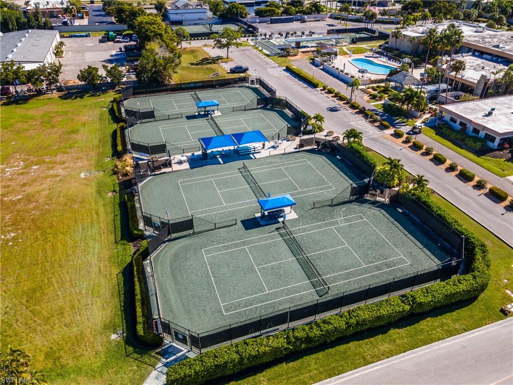 SEVEN LAKES - Residential