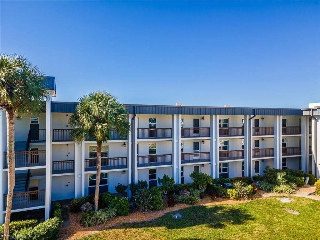SEVEN LAKES - Residential