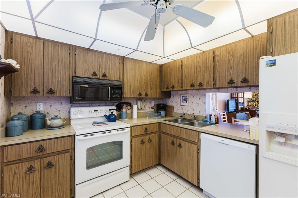 SEVEN LAKES - Residential