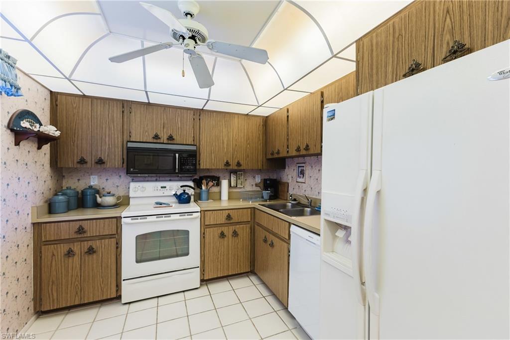SEVEN LAKES - Residential