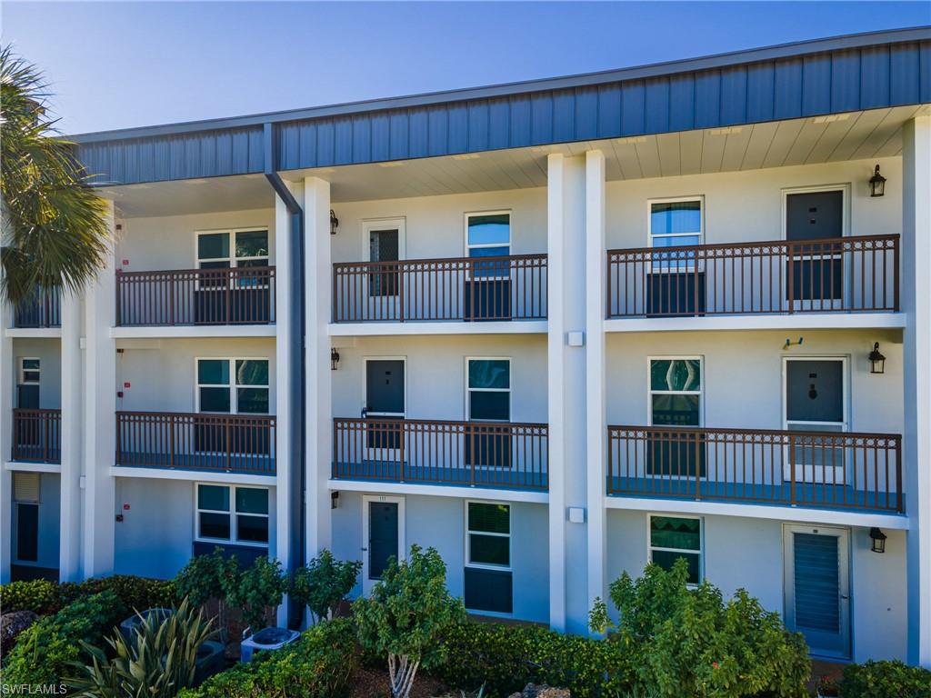 SEVEN LAKES - Residential