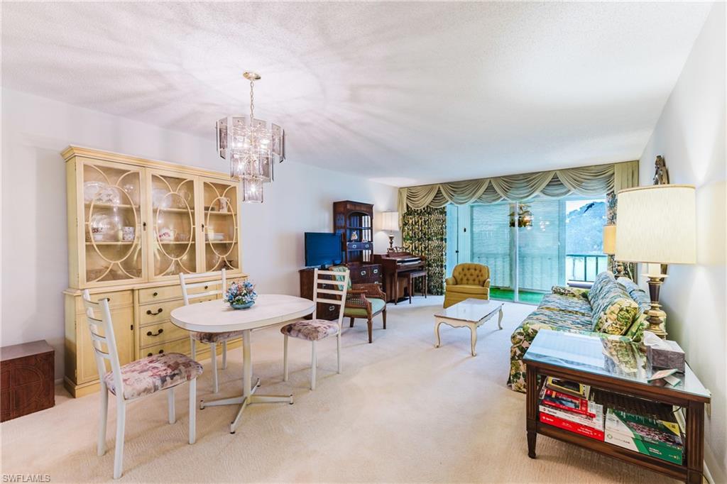 SEVEN LAKES - Residential