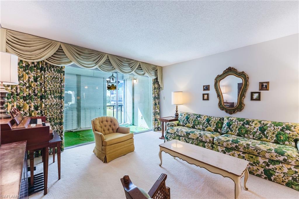 SEVEN LAKES - Residential