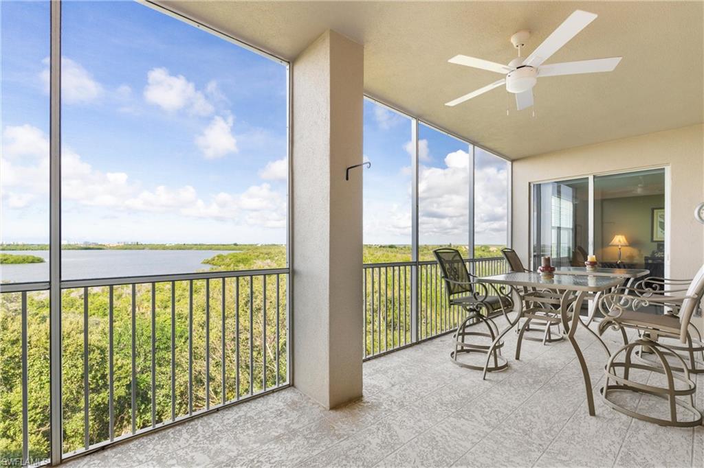 VINTAGE BAY - Residential