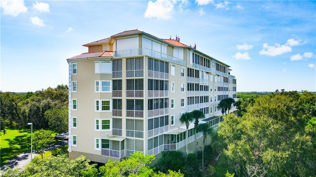VINTAGE BAY - Residential