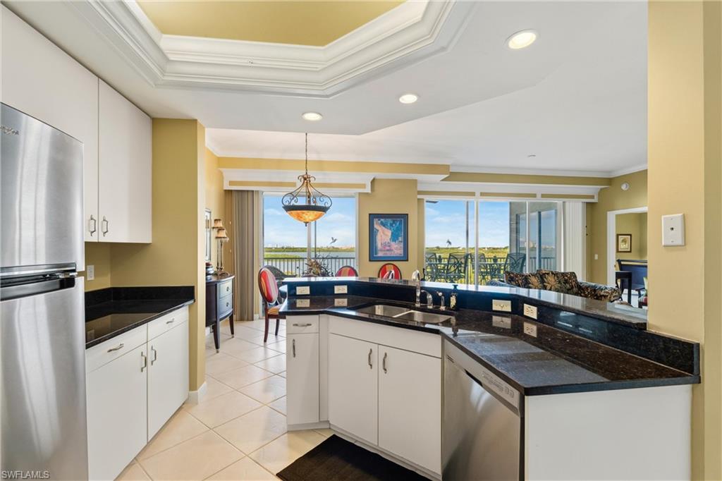 VINTAGE BAY - Residential