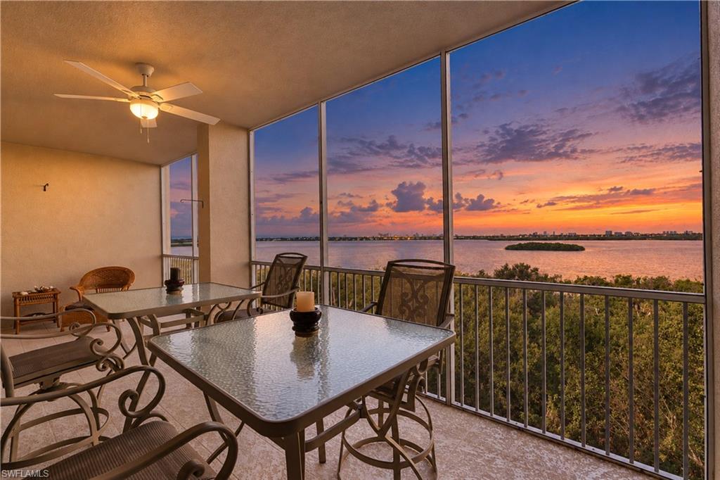 VINTAGE BAY - Residential