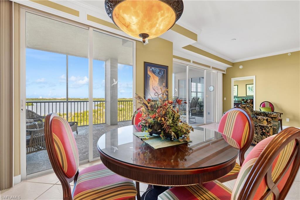 VINTAGE BAY - Residential