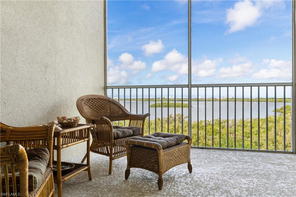 VINTAGE BAY - Residential
