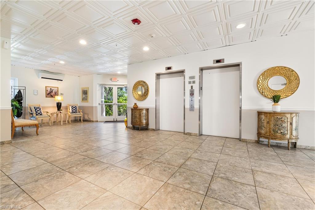 VINTAGE BAY - Residential