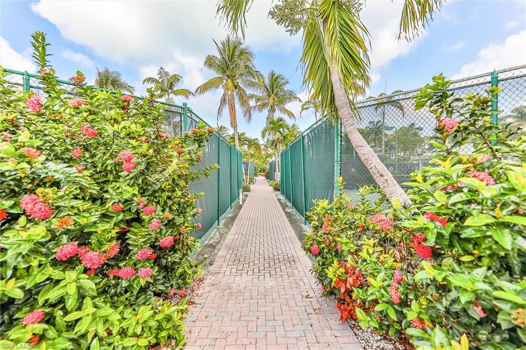 TENNIS VILLAS - Residential