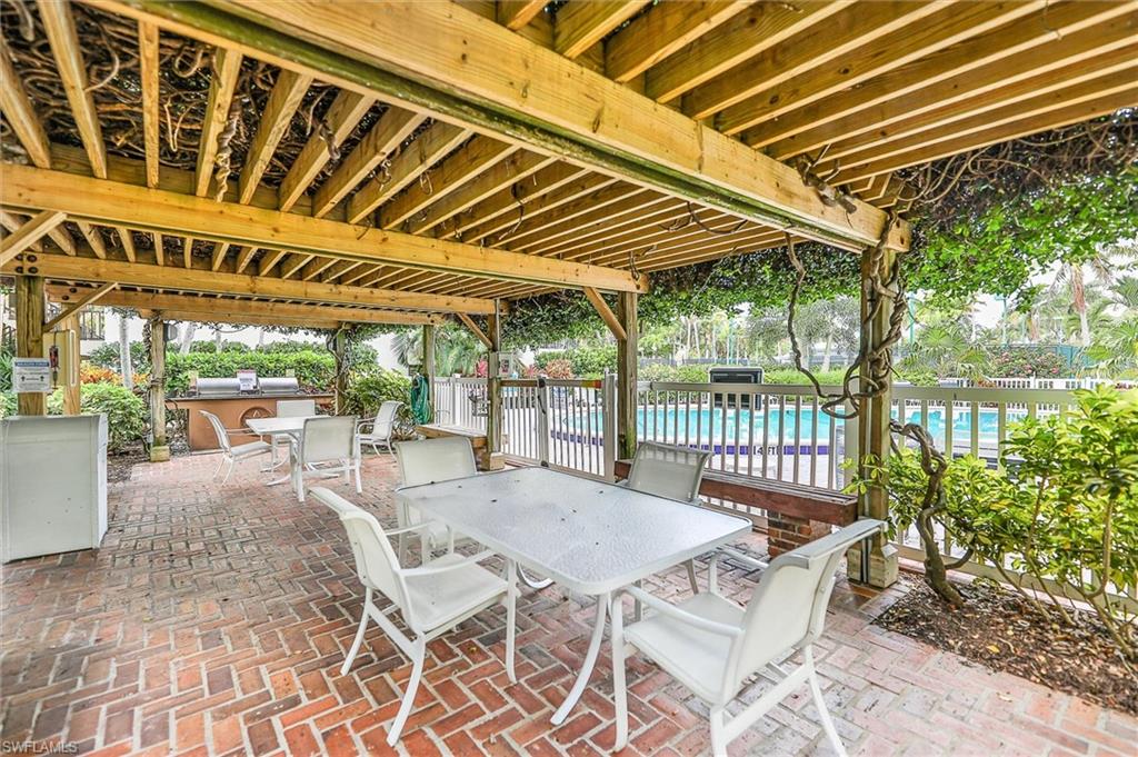 TENNIS VILLAS - Residential