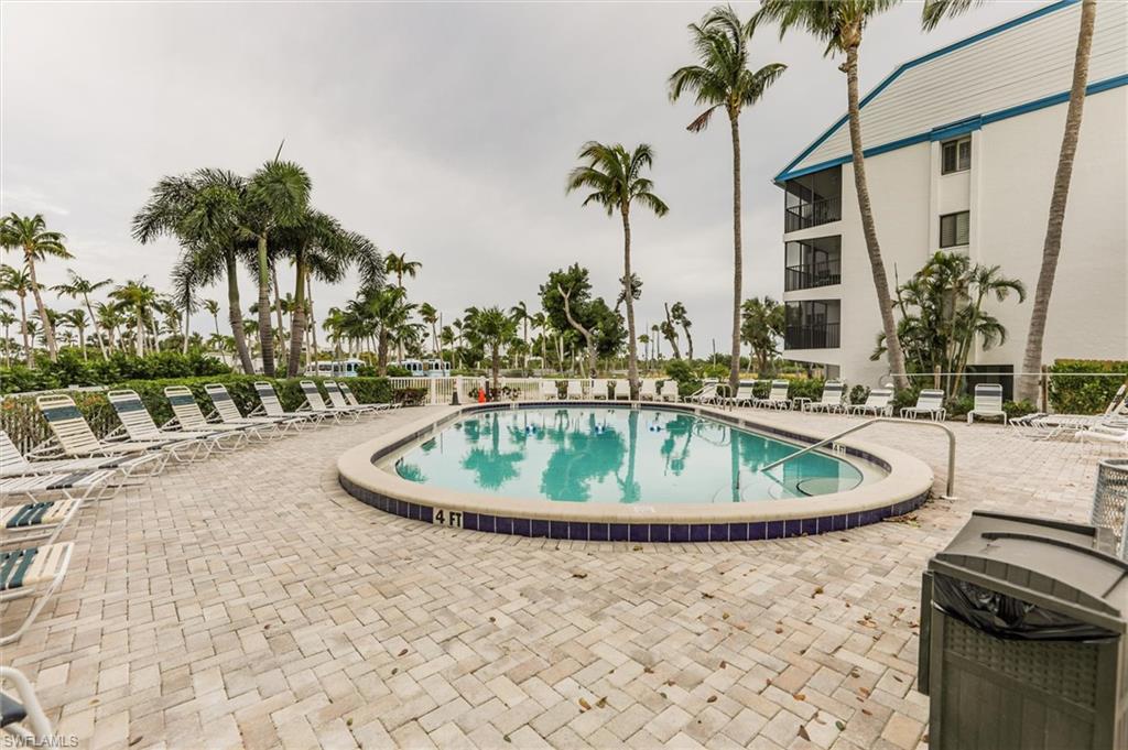 TENNIS VILLAS - Residential