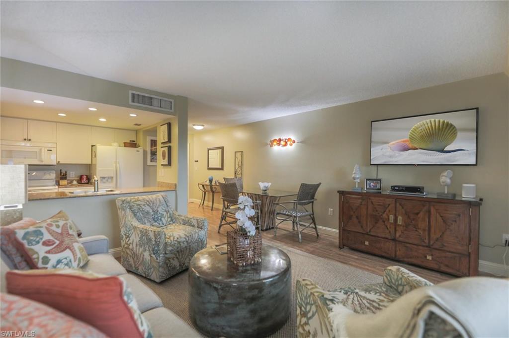 TENNIS VILLAS - Residential